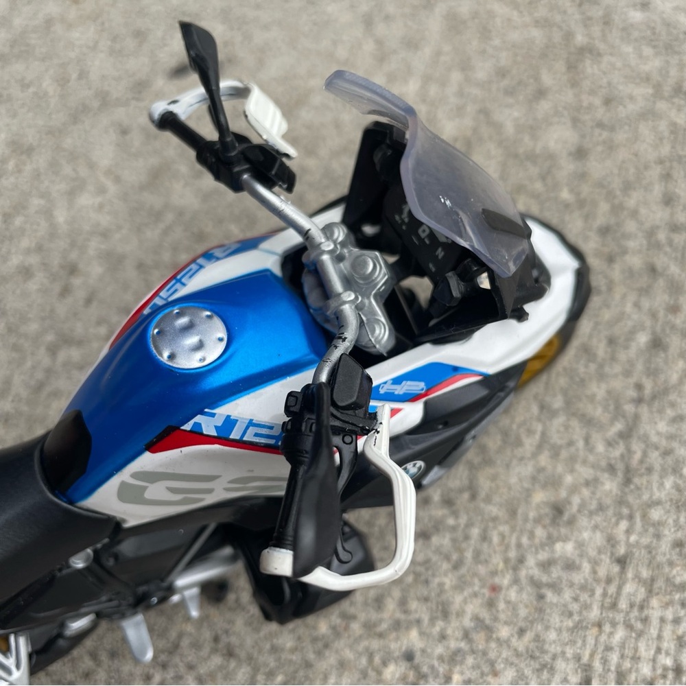2019 BMW R1250 GS Diecast Motorcycle Model 1:12 Maisto - Picture 6 of 16